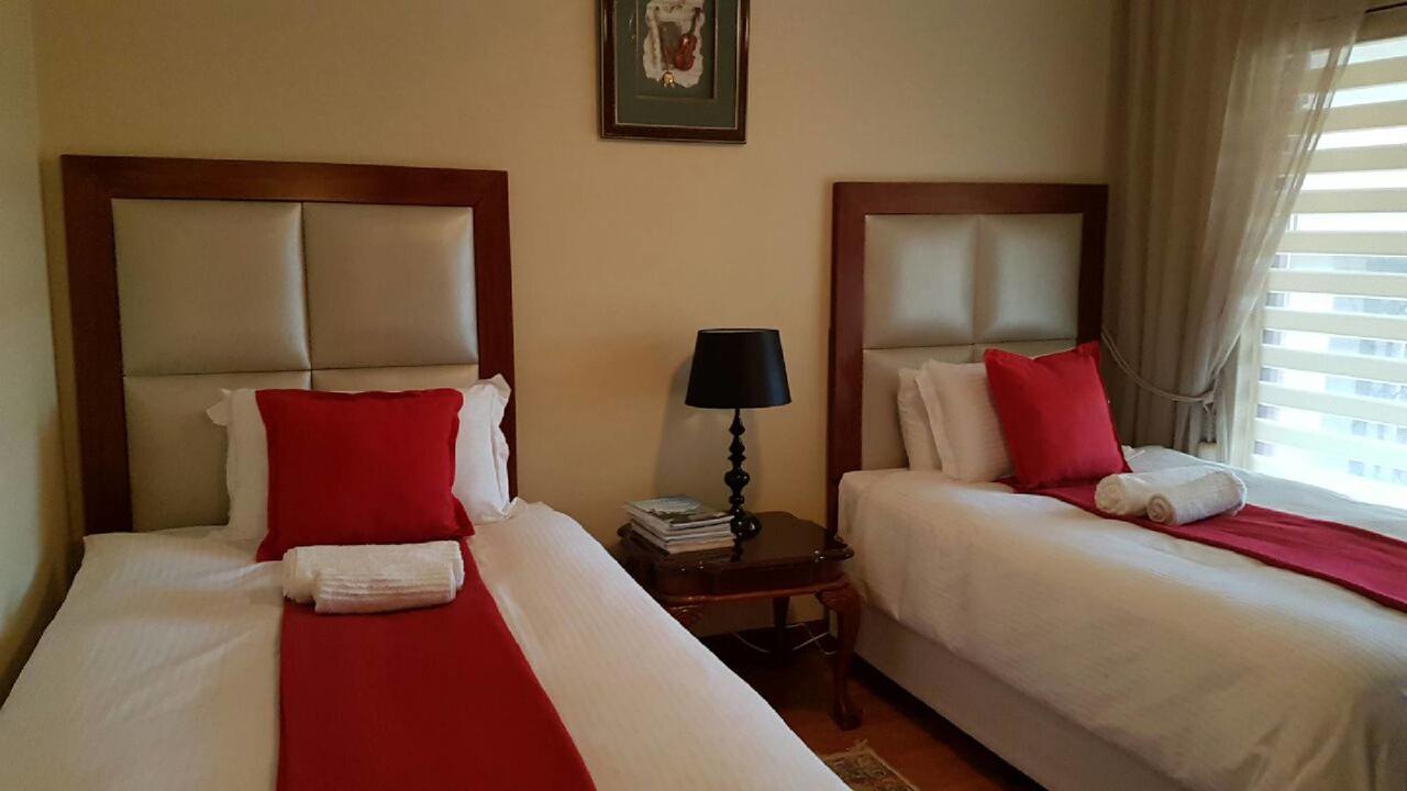 Lily White Guest House Centurion Kültér fotó