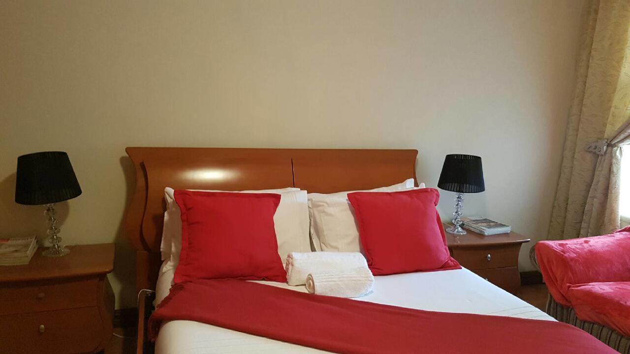 Lily White Guest House Centurion Kültér fotó