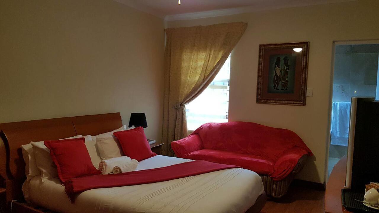 Lily White Guest House Centurion Kültér fotó
